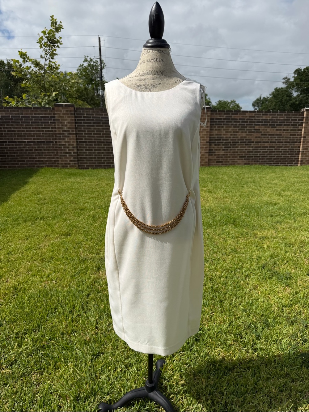Donna Karan New York Sleeveless Chain-Belt Sheath Dress